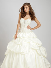 Allure Quincea�era