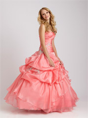 Allure Quincea�era