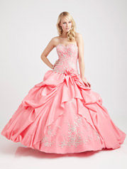 Allure Quincea�era